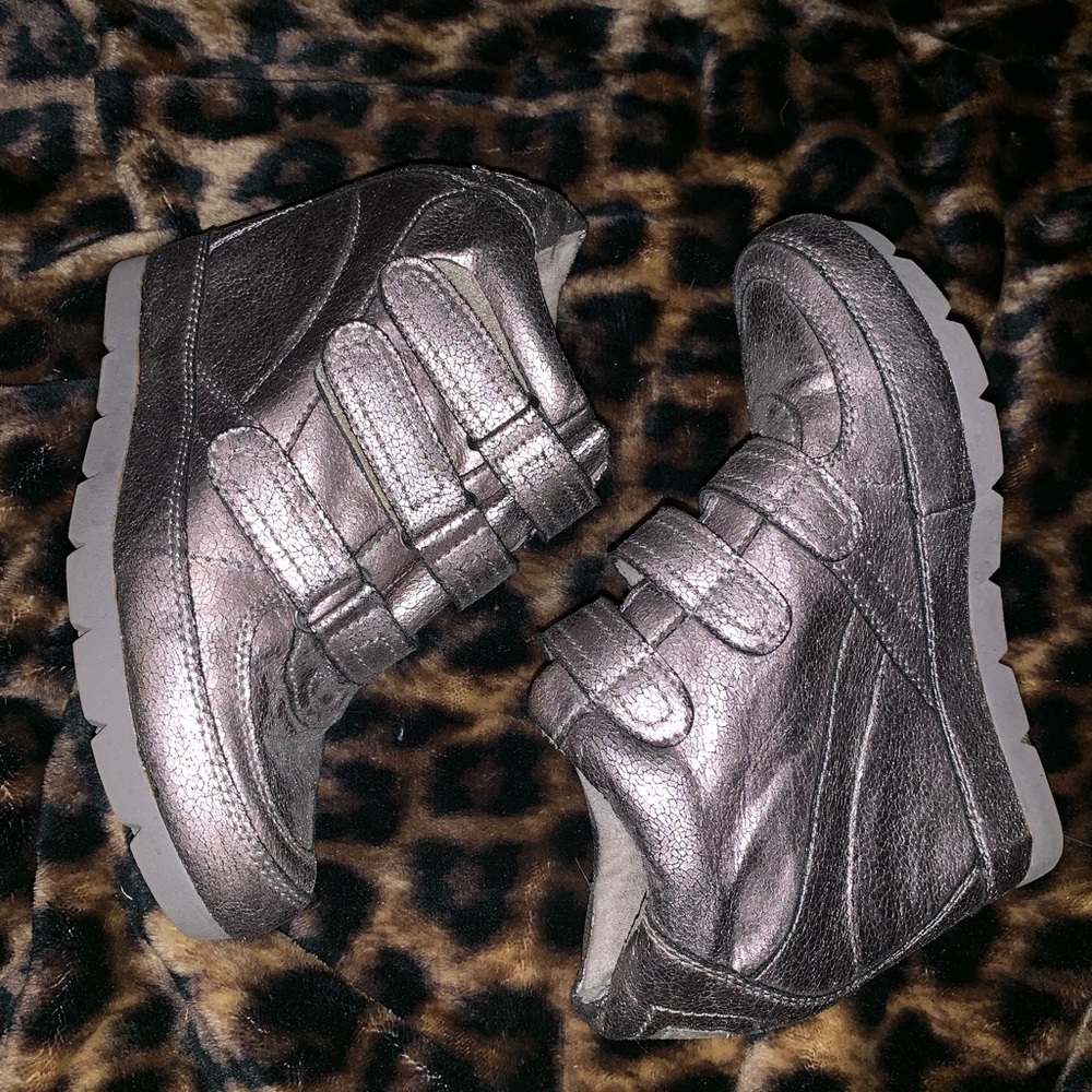 Tennis wedges